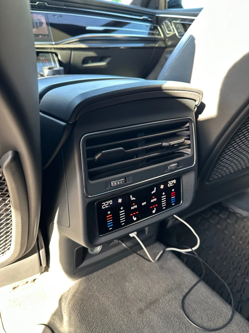 Audi SQ8 TDI, снимка 15 - Автомобили и джипове - 52347039
