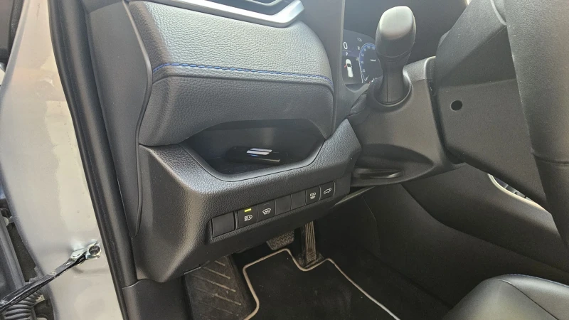 Toyota Rav4 Style, снимка 11 - Автомобили и джипове - 52503243