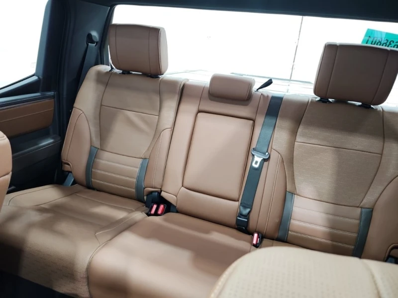 Toyota Tundra * PLATINUM HYBRID CREW CAB SHORT BED * CARFAX * , снимка 13 - Автомобили и джипове - 53027624