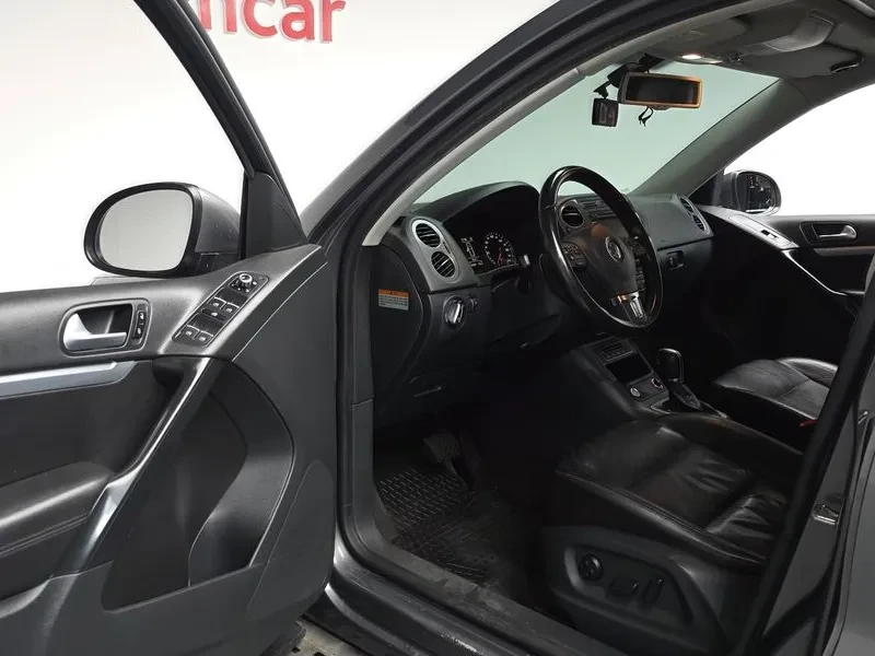 VW Tiguan 2.0 Tdi Premium, снимка 11 - Автомобили и джипове - 55748730