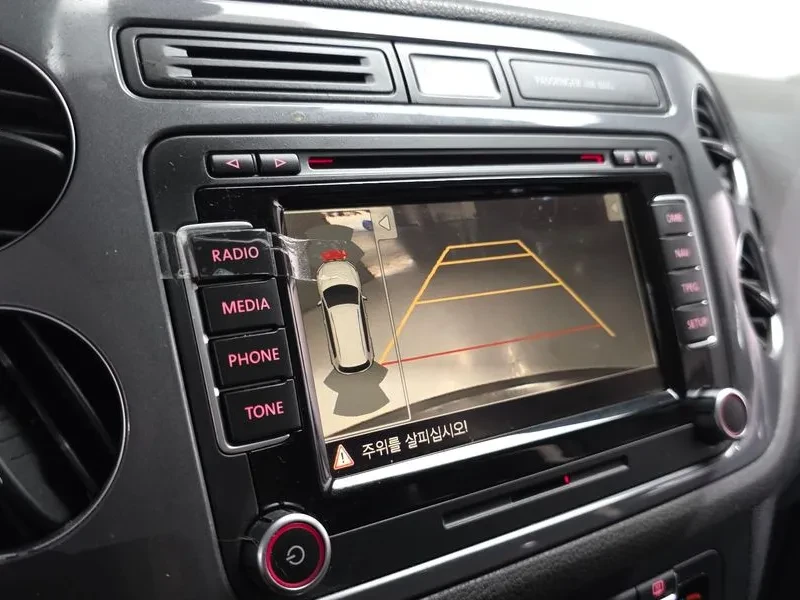 VW Tiguan 2.0 Tdi Premium, снимка 15 - Автомобили и джипове - 55748730