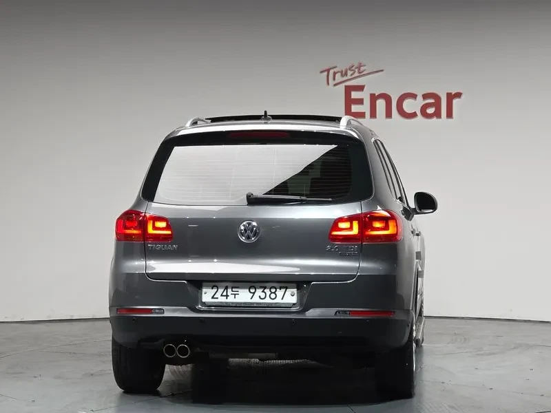 VW Tiguan 2.0 Tdi Premium, снимка 4 - Автомобили и джипове - 55748730