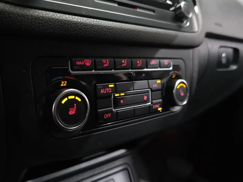 VW Tiguan 2.0 Tdi Premium, снимка 17 - Автомобили и джипове - 55748730