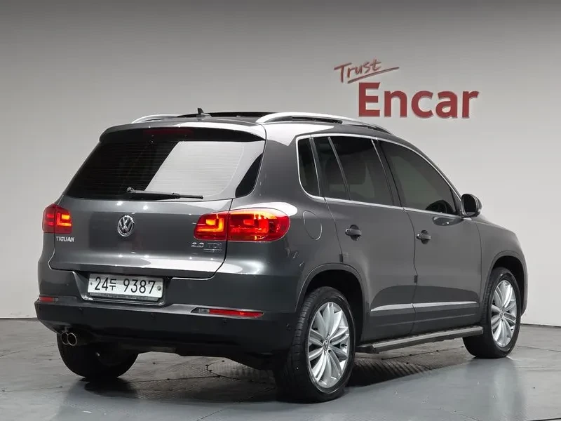 VW Tiguan 2.0 Tdi Premium, снимка 2 - Автомобили и джипове - 55748730