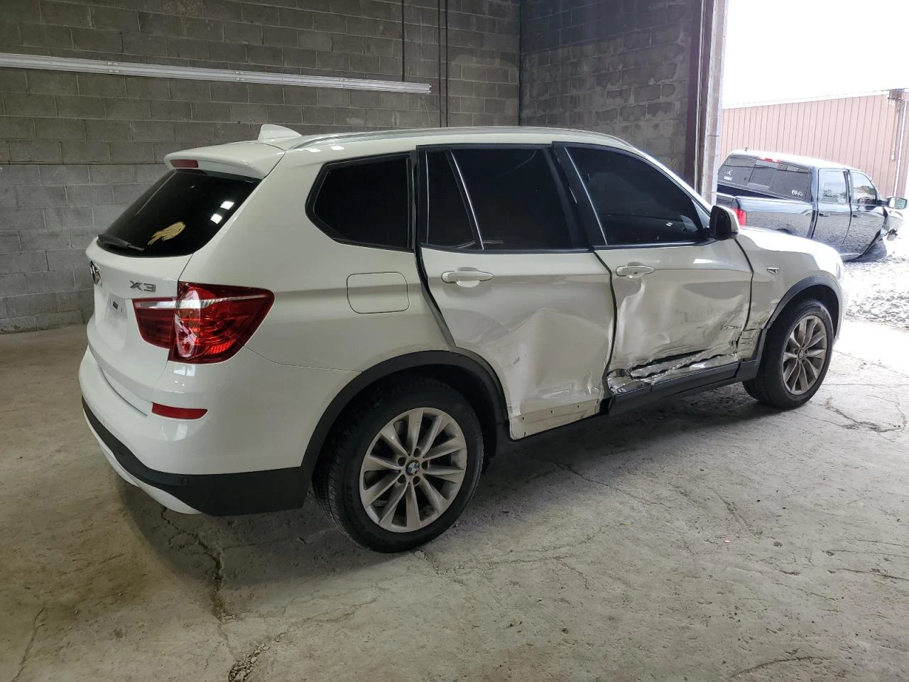 BMW X3 XDRIVE28I/2.0L 4/ПОДГРЕВ/ОБДУХВ./КОЖА/ - изображение 3