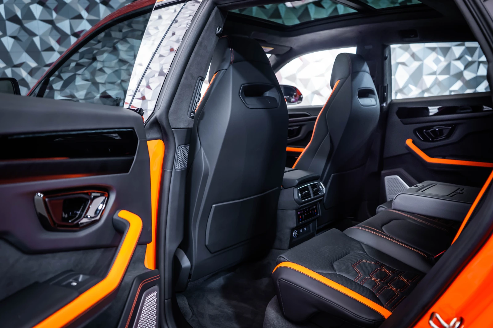 Lamborghini Urus SE Arancio Apodis | Mobile.bg   14