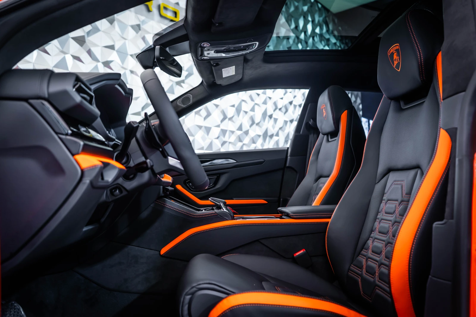 Lamborghini Urus SE Arancio Apodis | Mobile.bg   13