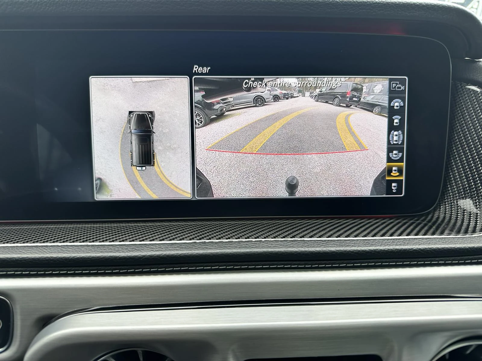 Mercedes-Benz G 63 AMG  Burmester /Carbon / CAMERA / FULL / , снимка 11 - Автомобили и джипове - 54217857