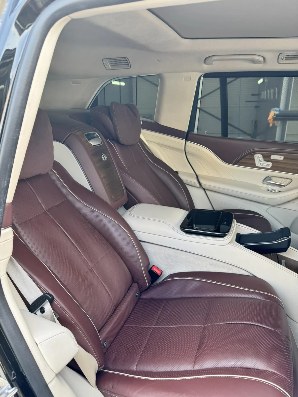 Mercedes-Benz GLS 600 Maybach, снимка 9 - Автомобили и джипове - 54224570