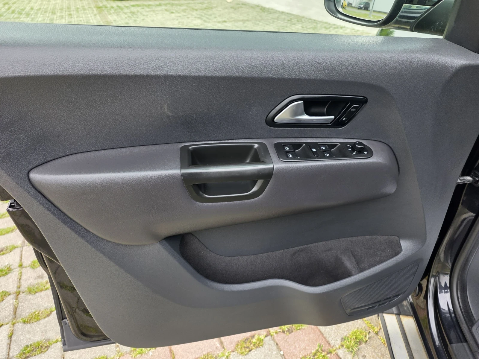 VW Amarok 2.0BiTDI 180h.p DSG8 KOJA NAVI, снимка 8 - Автомобили и джипове - 54478103