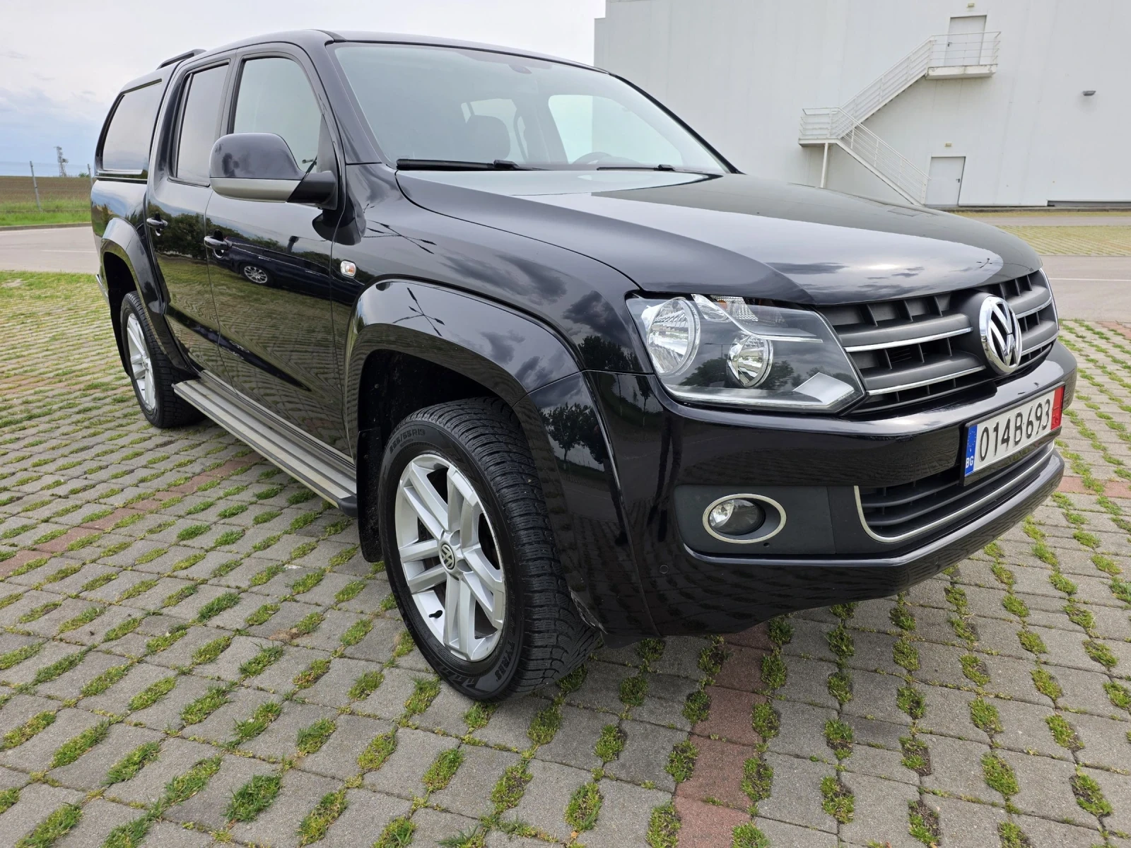 VW Amarok 2.0BiTDI 180h.p DSG8 KOJA NAVI, снимка 3 - Автомобили и джипове - 54478103
