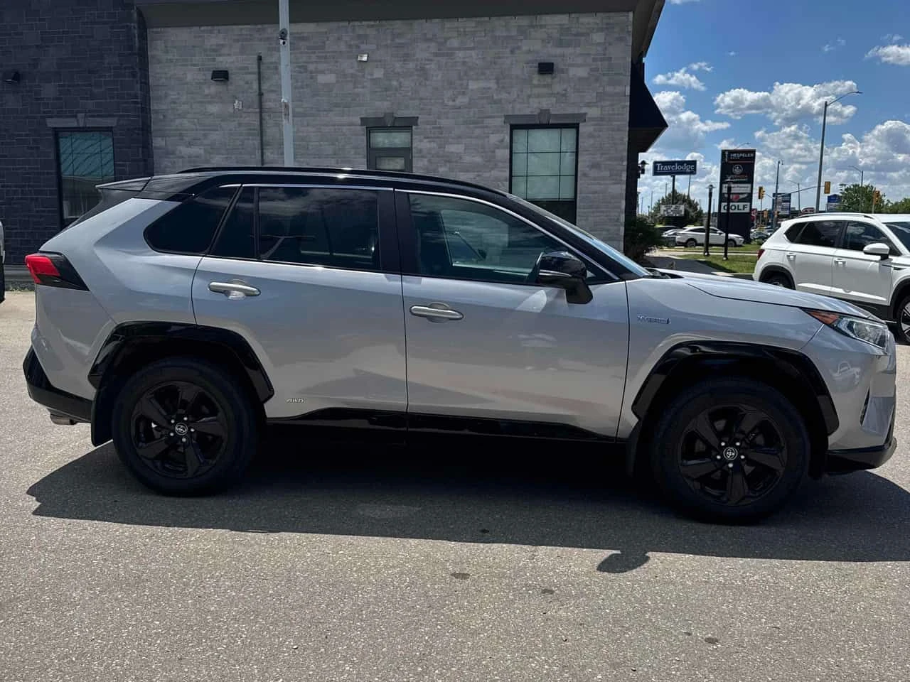 Toyota Rav4 * Hybrid XLE * CARFAX * 2 КЛЮЧА * ПОДГРЕВИ * ПАНО, снимка 3 - Автомобили и джипове - 54942357