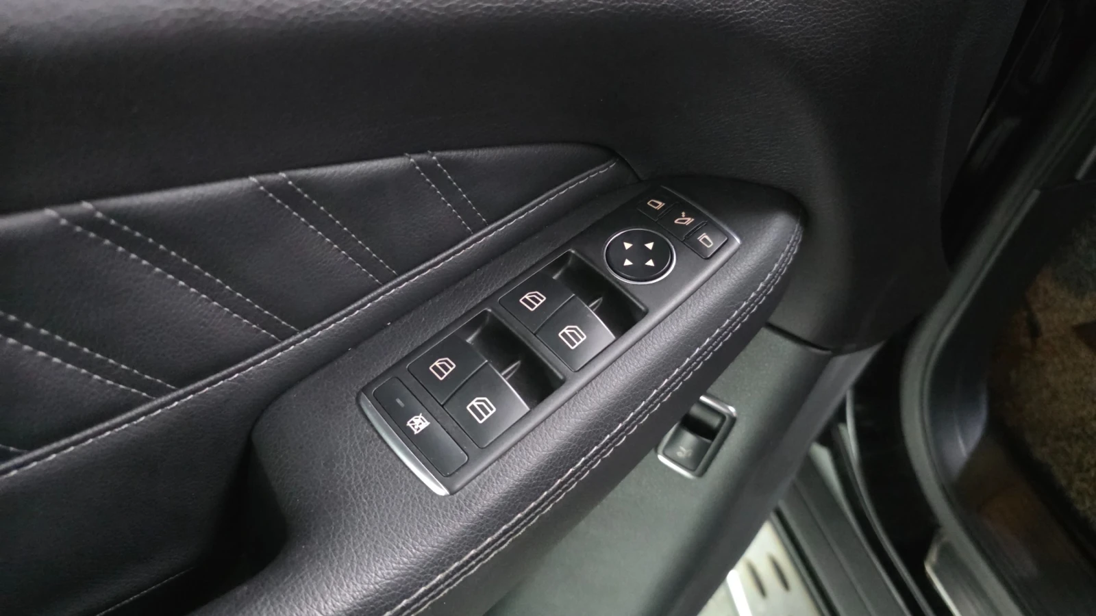 Mercedes-Benz GLE 350 AMG line/360 Cam/Подгрев/ПАНОРАМА/ВЪЗДУШНО ОКАЧВАН, снимка 15 - Автомобили и джипове - 55298689