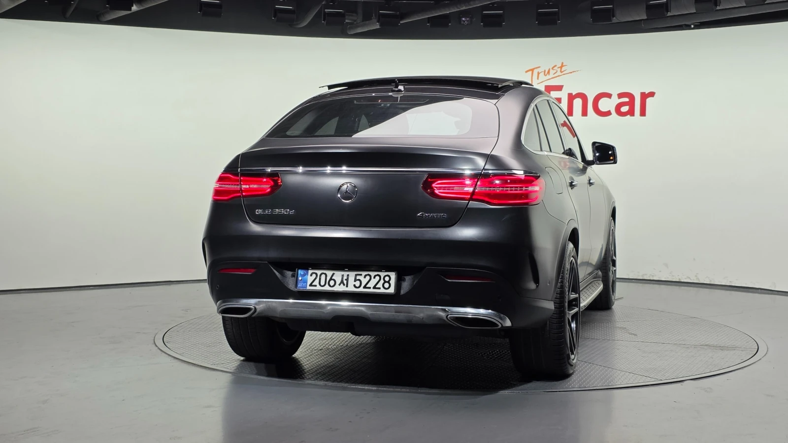 Mercedes-Benz GLE 350 AMG line/360 Cam/Подгрев/ПАНОРАМА/ВЪЗДУШНО ОКАЧВАН, снимка 2 - Автомобили и джипове - 55298689