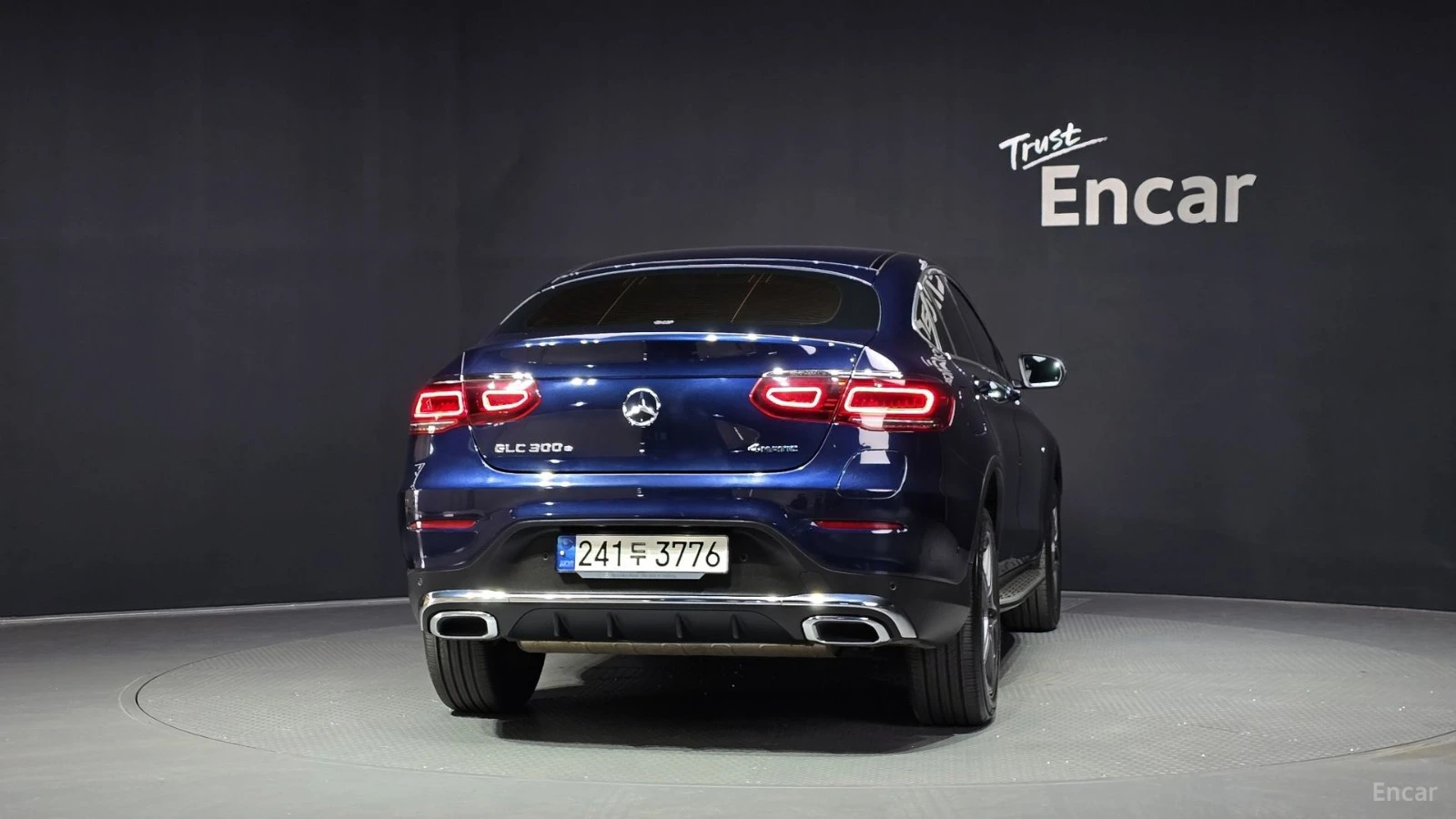 Mercedes-Benz GLC 300 300е* HEADUP* DIGITAL* AMG* КАМЕРА* СЛЕД НА ЛЕНТИ*, снимка 4 - Автомобили и джипове - 55459610