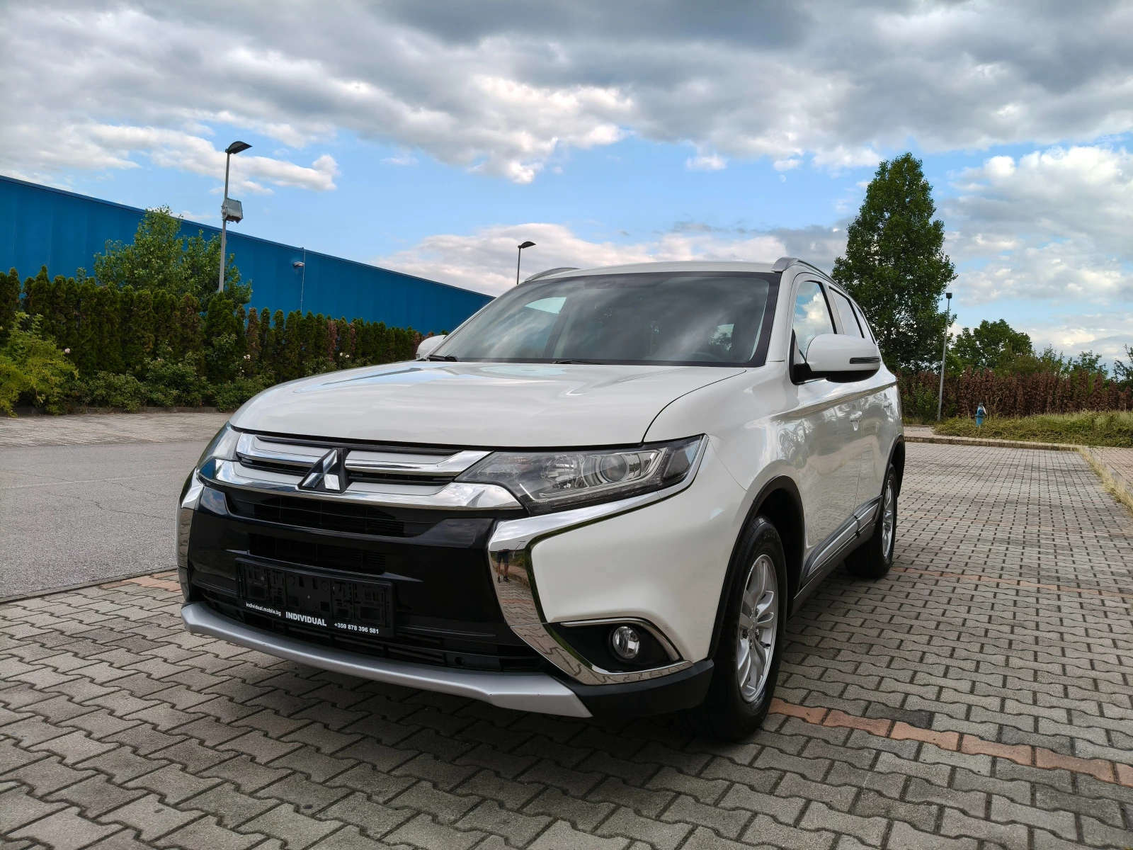 Mitsubishi Outlander 2.2 DID * 4X4* ШВЕЙЦАРИЯ, снимка 2 - Автомобили и джипове - 55543102