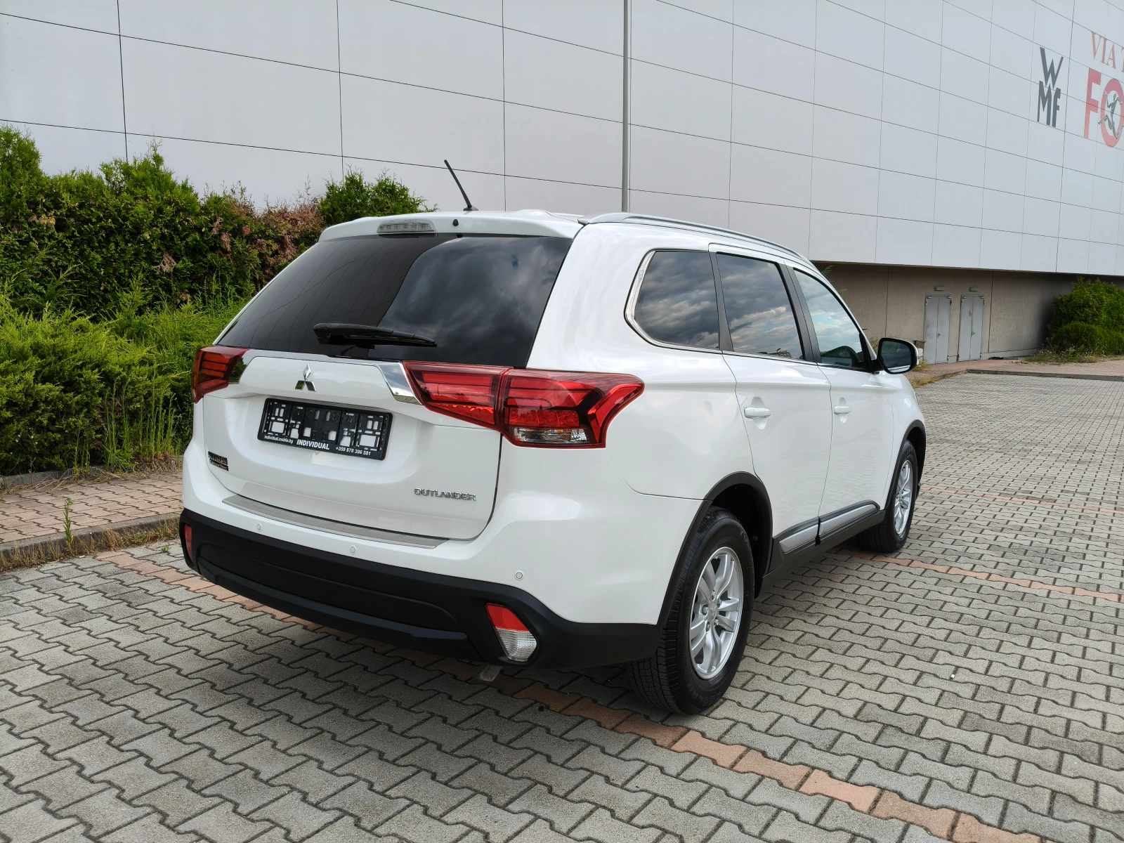 Mitsubishi Outlander 2.2 DID * 4X4* ШВЕЙЦАРИЯ, снимка 5 - Автомобили и джипове - 55543102