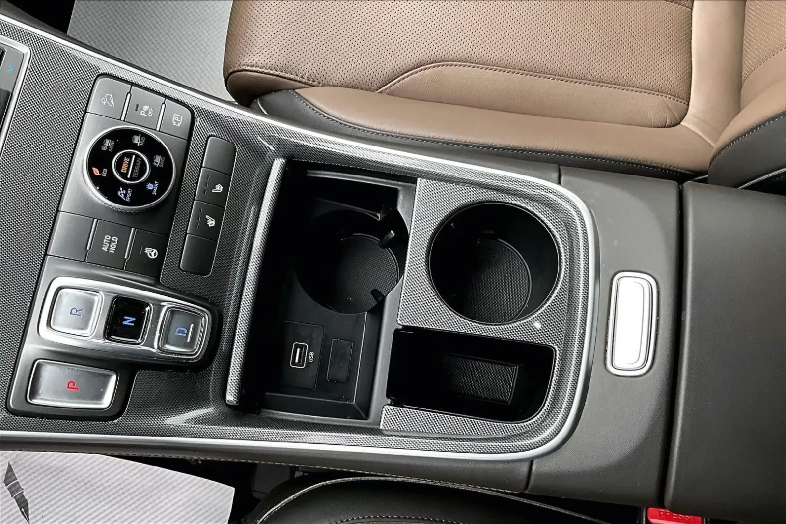Hyundai Santa fe Hybrid* AWD* Premium* Двуцветен интериор, снимка 11 - Автомобили и джипове - 55555893