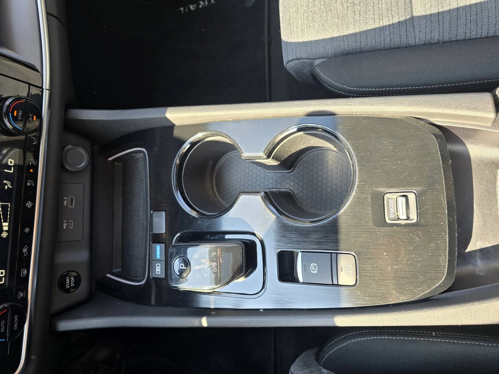 Nissan X-trail E-Power, 4x2, 204к.с, снимка 13 - Автомобили и джипове - 56018692