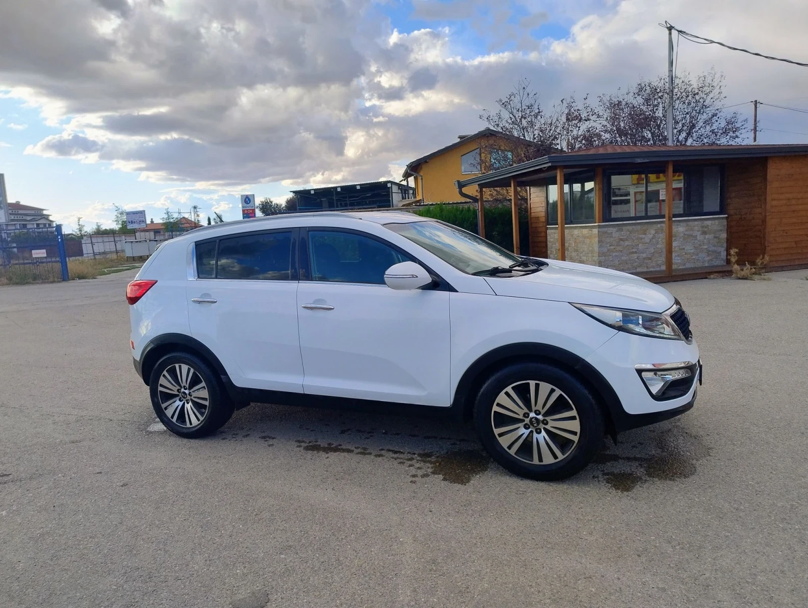 Kia Sportage, снимка 2 - Автомобили и джипове - 56183398