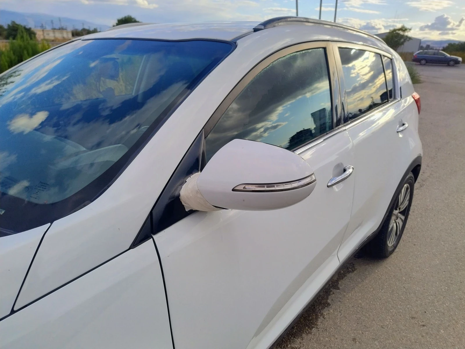 Kia Sportage, снимка 4 - Автомобили и джипове - 56183398