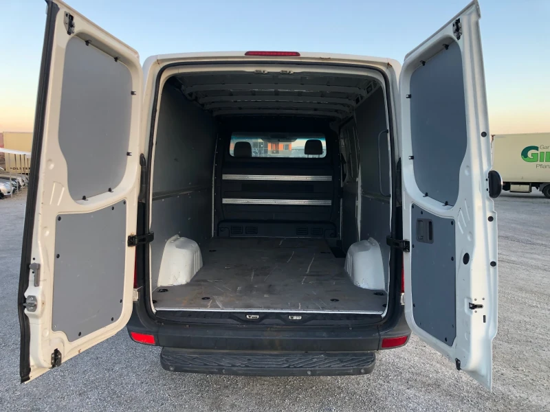 VW Crafter 2.5 TDI, Клима, Средна база, снимка 7 - Бусове и автобуси - 48854251