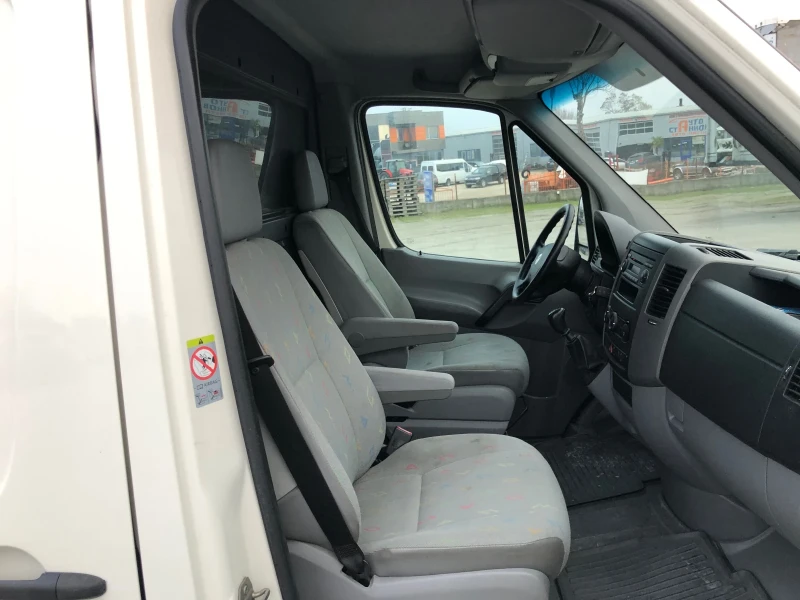 VW Crafter 2.5 TDI, Клима, Средна база, снимка 8 - Бусове и автобуси - 48854251