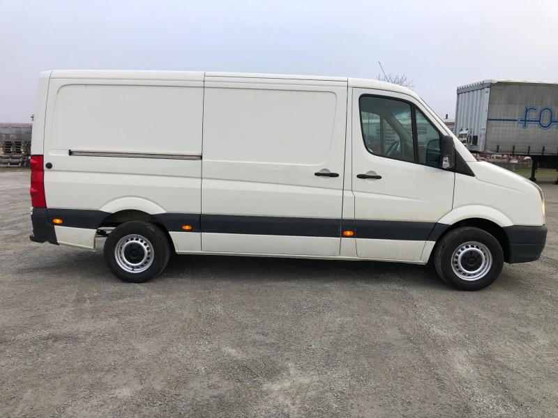 VW Crafter 2.5 TDI, Клима, Средна база, снимка 5 - Бусове и автобуси - 48854251