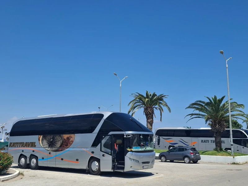 Neoplan Други 5217, снимка 2 - Бусове и автобуси - 52231355