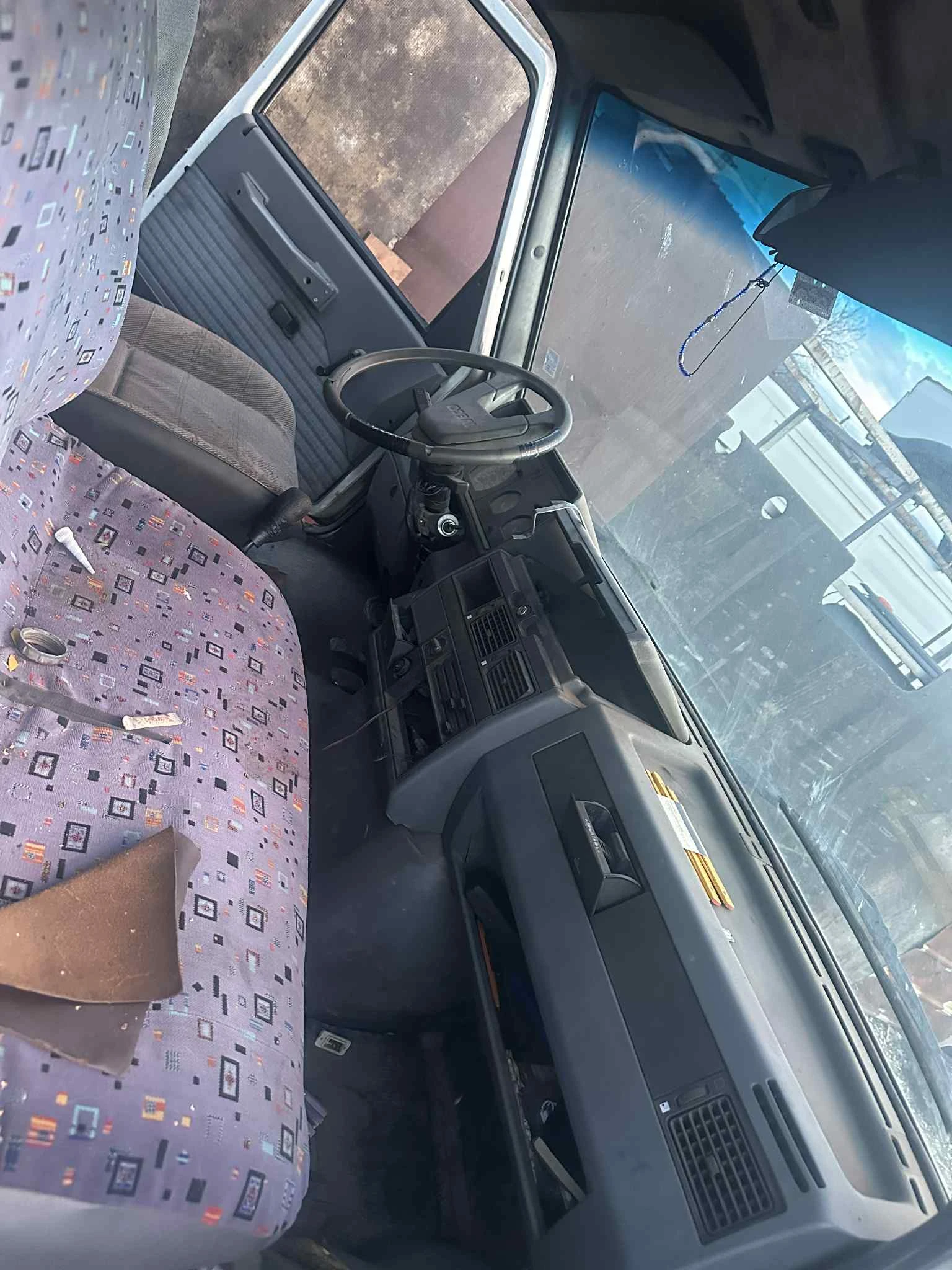 Iveco 35-8 Автомагазин за части - изображение 4