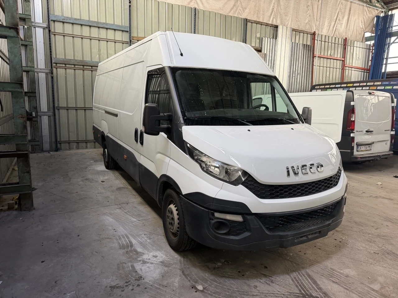Iveco Daily, снимка 3 - Бусове и автобуси - 56482374
