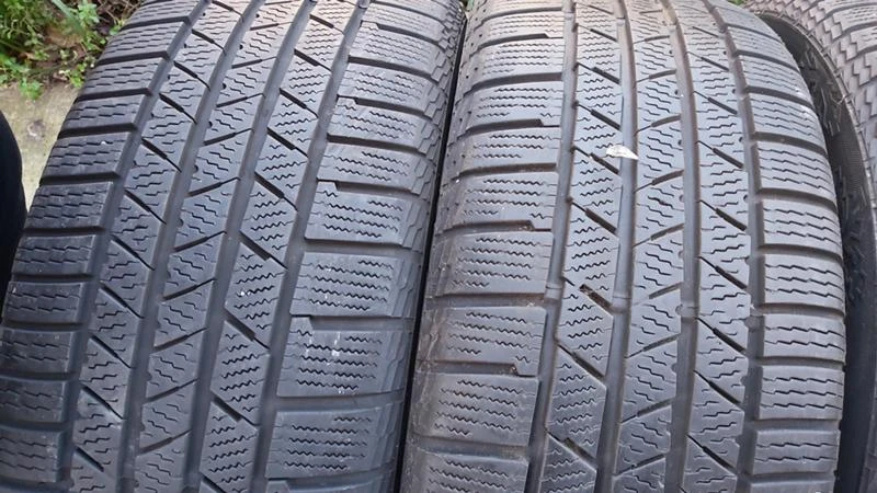 Гуми Зимни 235/50R18, снимка 2 - Гуми и джанти - 27512281