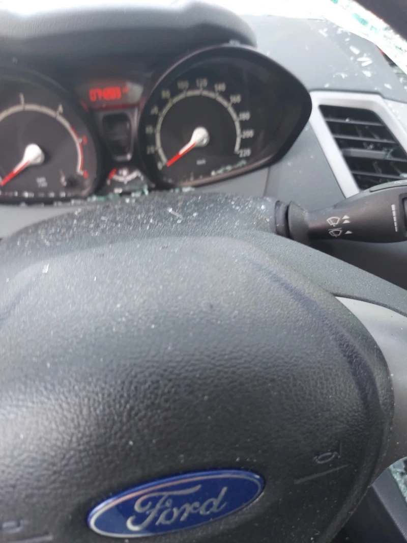 Ford Fiesta 1.6 TDCI 74000км.!!!, снимка 7 - Автомобили и джипове - 32196510