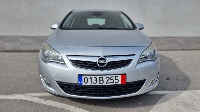 Opel Astra 1.6 16V Автомат, снимка 2 - Автомобили и джипове - 44257970