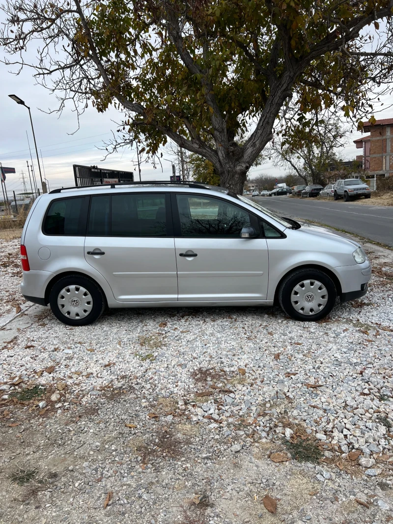 VW Touran 1.6 GAZ 102 ps, снимка 6 - Автомобили и джипове - 48443828