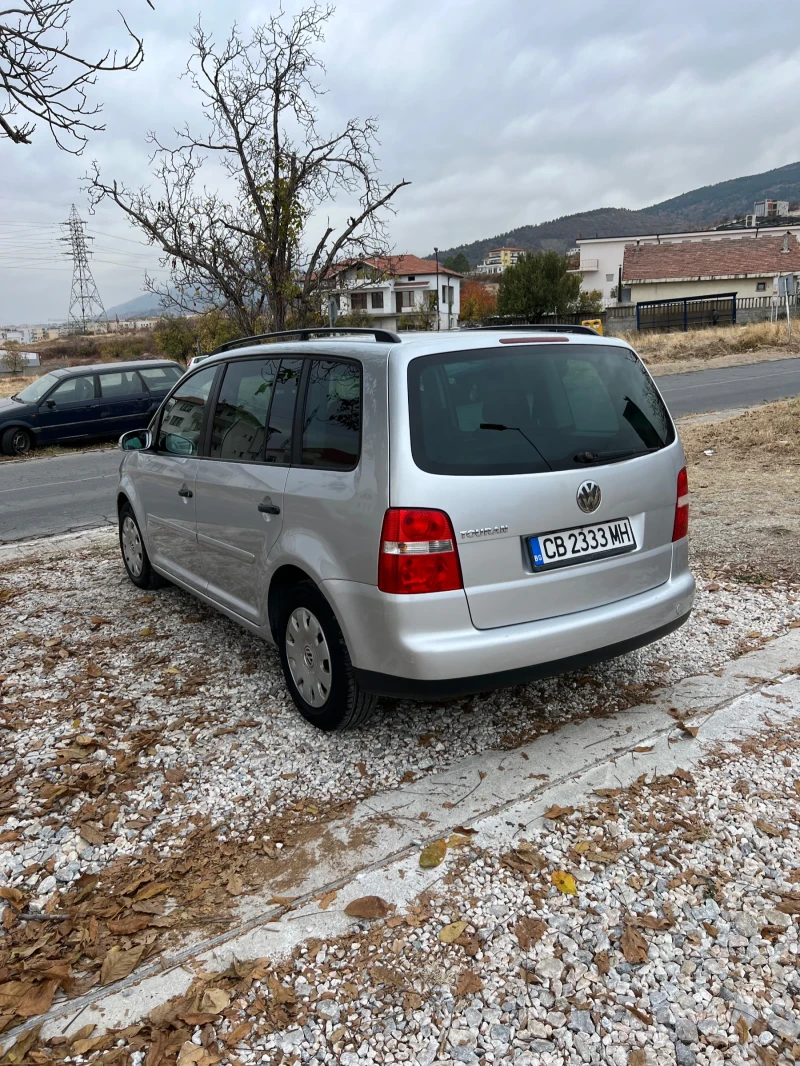 VW Touran 1.6 GAZ 102 ps, снимка 9 - Автомобили и джипове - 48443828