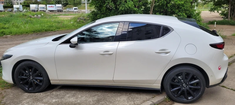 Mazda 3, снимка 2 - Автомобили и джипове - 47231054