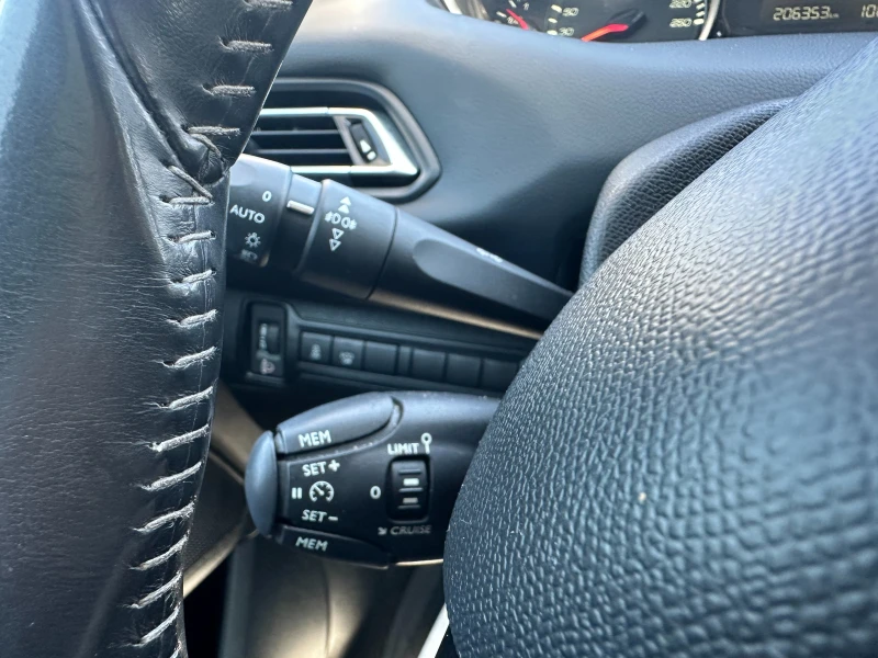 Peugeot 308 1.6HDI 120 к.с., снимка 16 - Автомобили и джипове - 51328205