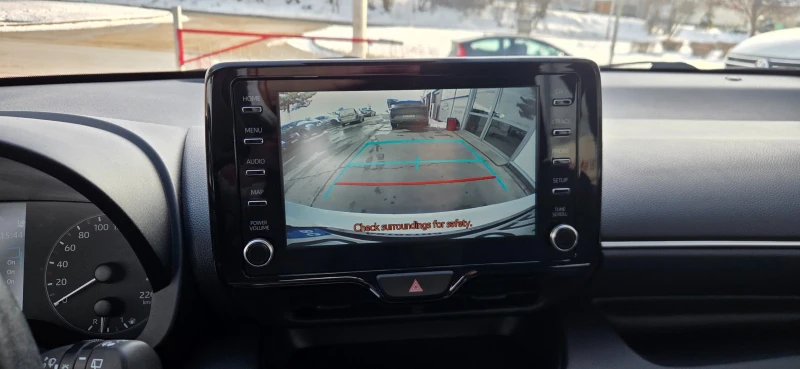 Toyota Yaris АВТОМАТИК ГАРАНЦИЯ 05.2031г., снимка 16 - Автомобили и джипове - 53355811