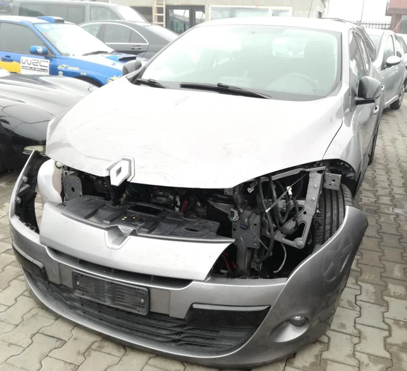 Renault Megane 1.5DCI/1.9DCI, снимка 2 - Автомобили и джипове - 23634012