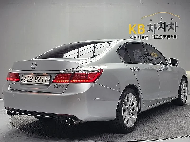 Honda Accord 3.5, снимка 3 - Автомобили и джипове - 54253622