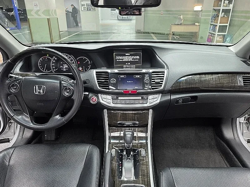 Honda Accord 3.5, снимка 9 - Автомобили и джипове - 54253622
