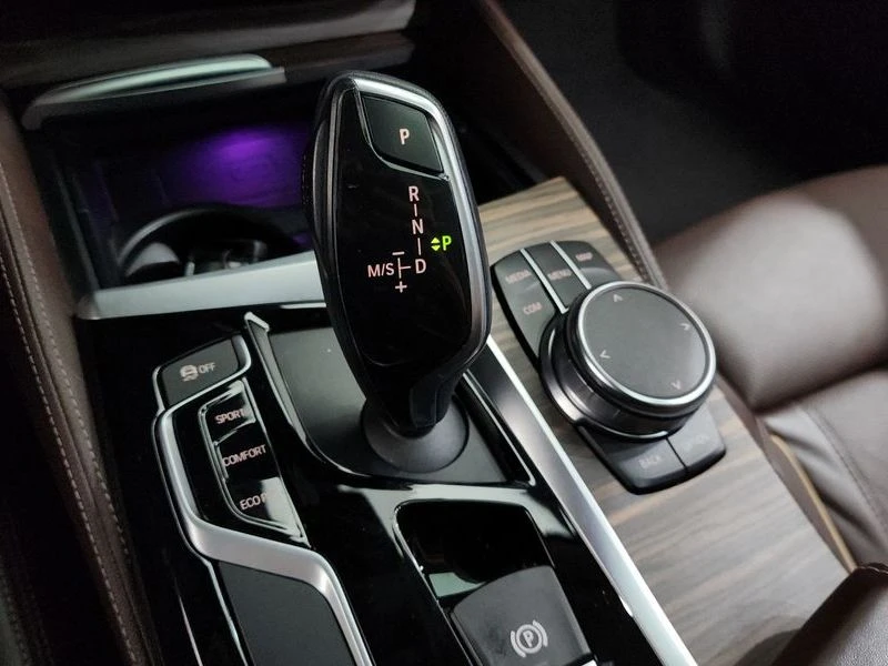 BMW 530 530i xDrive Luxury Plus| 248к.с.| ВКЛ.ТЕХНОТЕСТ, снимка 9 - Автомобили и джипове - 55221932