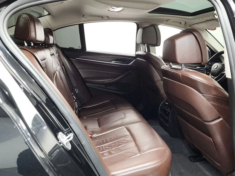 BMW 530 530i xDrive Luxury Plus| 248к.с.| ВКЛ.ТЕХНОТЕСТ, снимка 11 - Автомобили и джипове - 55221932