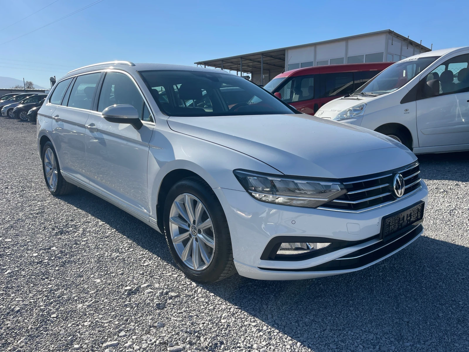 VW Passat 2.0 TDI Автоматик - изображение 4