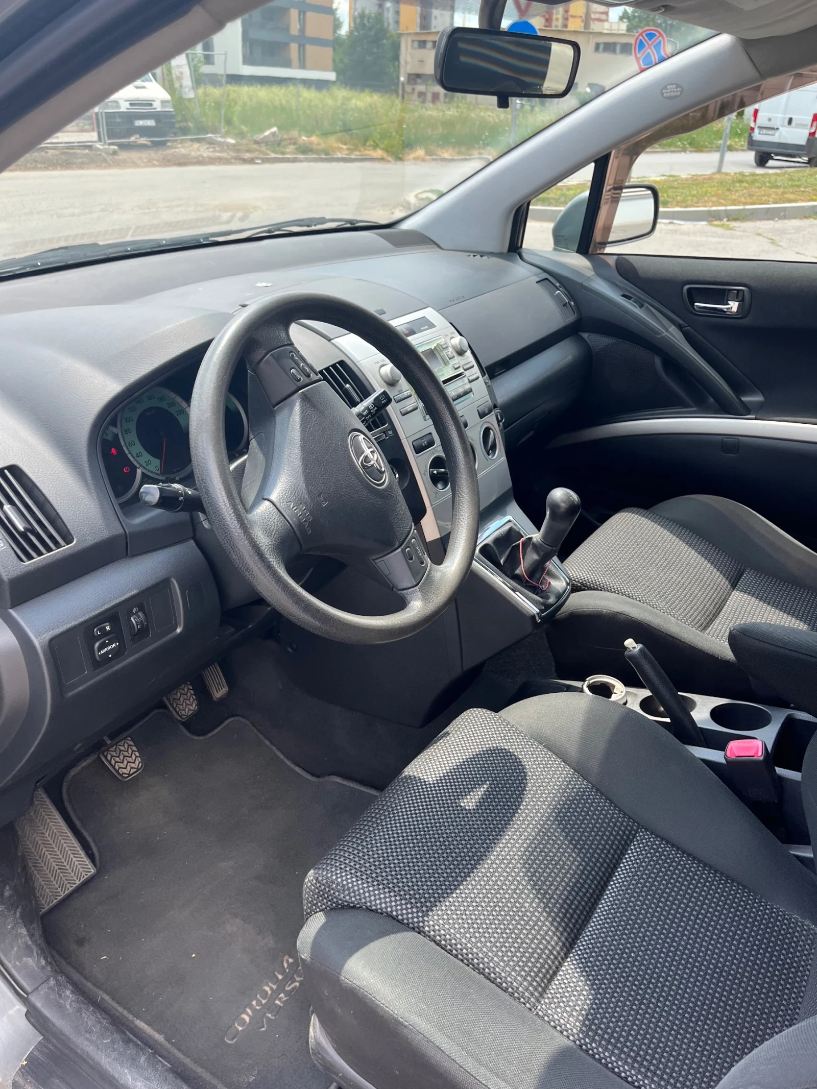 Toyota Corolla verso  - изображение 3