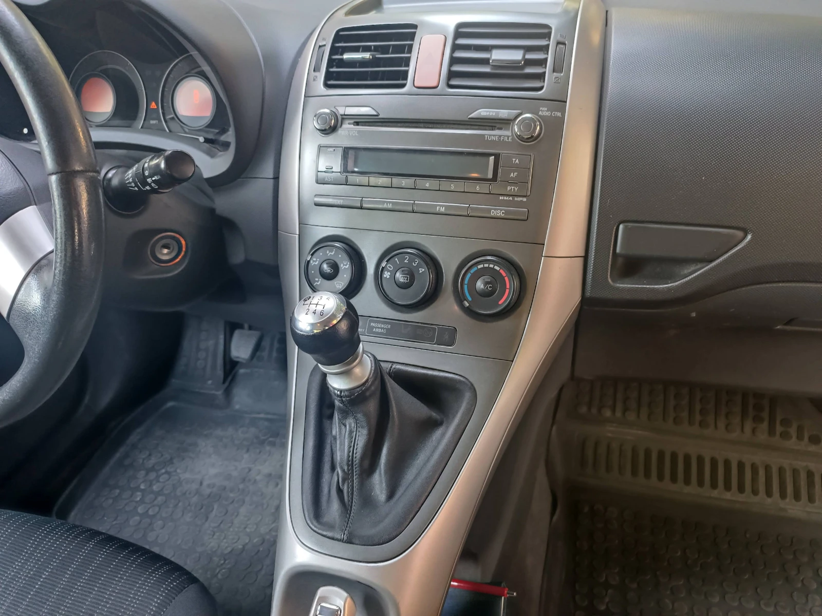 Toyota Auris 2.0 D4d - изображение 7