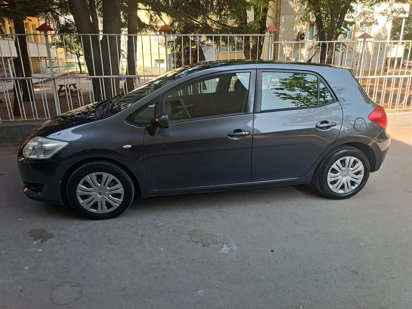 Toyota Auris 2.0 D4d - изображение 2