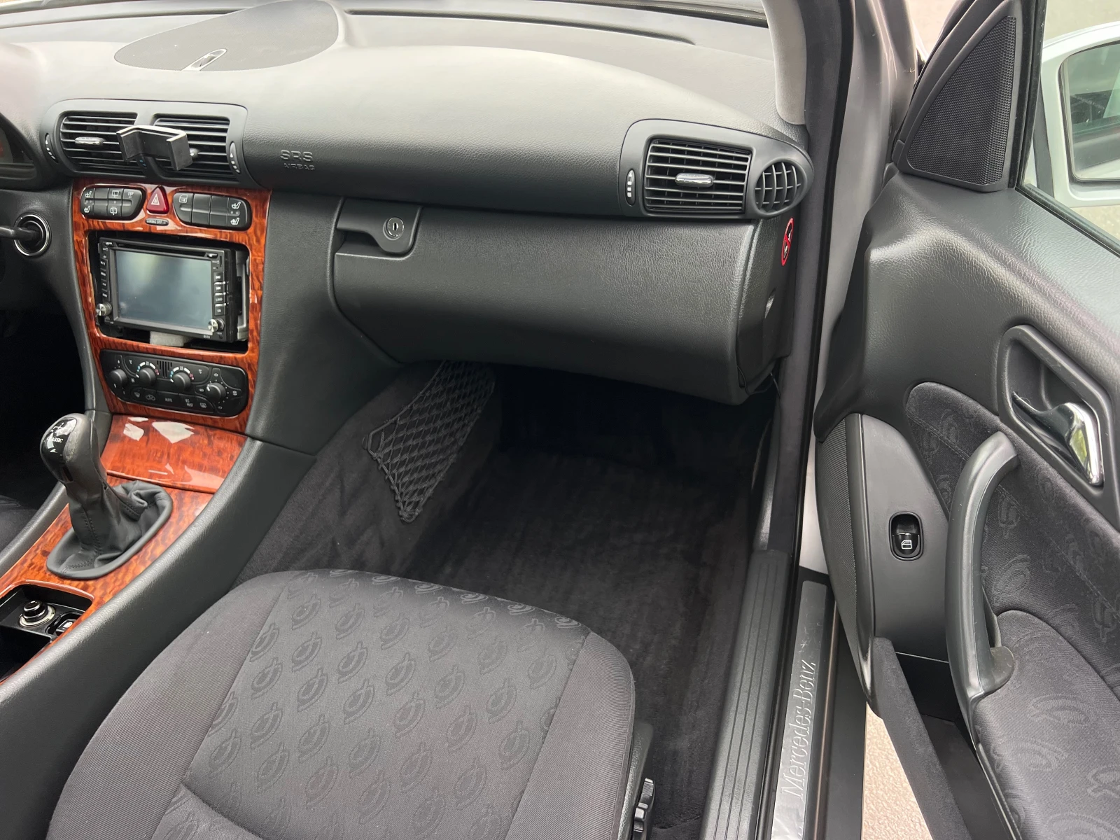 Mercedes-Benz C 180 2.0i LPG/XENON/NAVI/6sk/PODGREV/UNIKAT | Mobile.bg   12