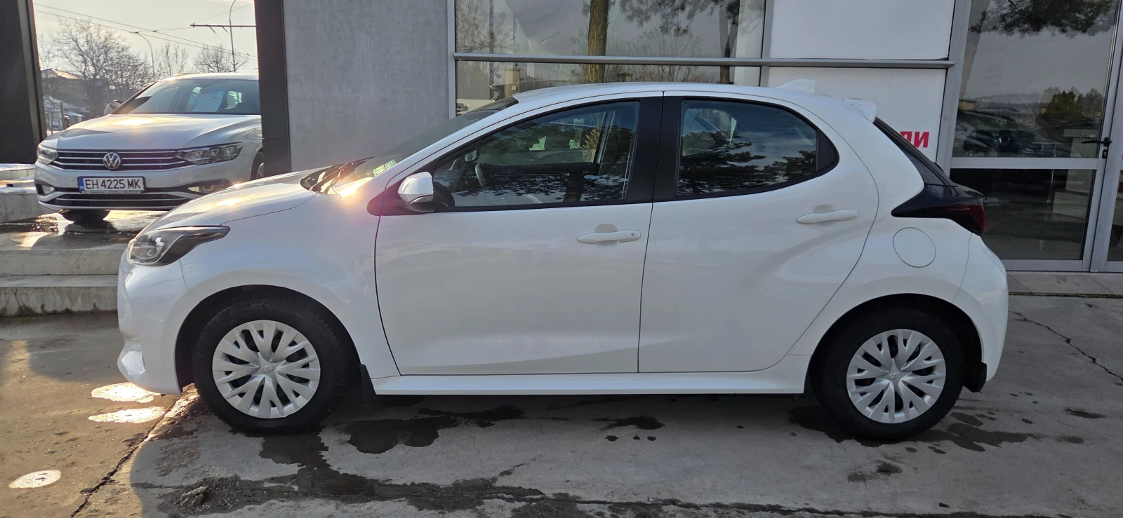 Toyota Yaris АВТОМАТИК ГАРАНЦИЯ 05.2031г. - изображение 7